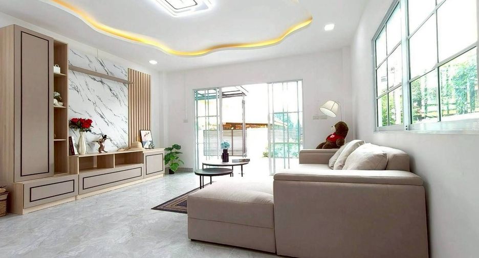Haus zum Kauf mit 4 Zimmer in Khlong Sam Wa, Bangkok