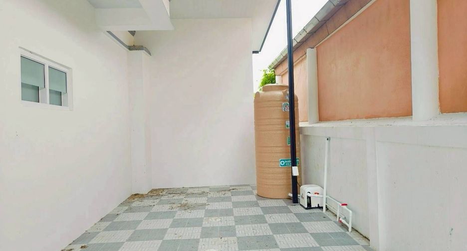 Haus zum Kauf mit 4 Zimmer in Khlong Sam Wa, Bangkok
