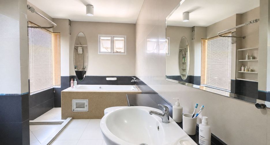 Haus zum Kauf mit 3 Zimmer in Min Buri, Bangkok