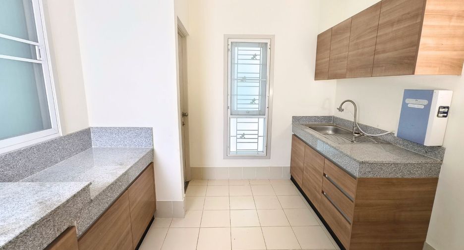 For rent and for sale 3 bedrooms house in Lat Krabang, Bangkok