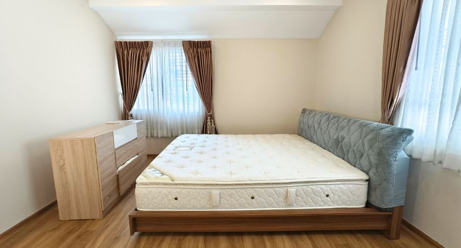 For rent and for sale 3 bedrooms house in Lat Krabang, Bangkok