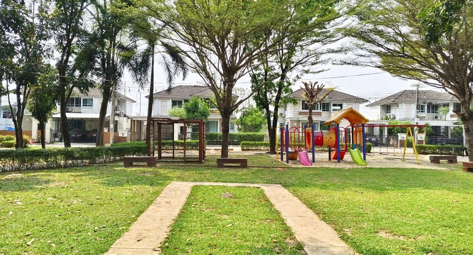 For rent and for sale 3 bedrooms house in Lat Krabang, Bangkok