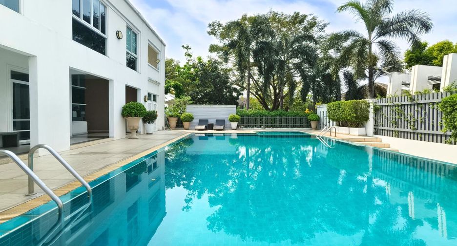 For rent and for sale 3 bedrooms house in Lat Krabang, Bangkok
