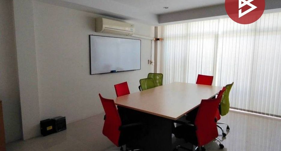 For sale 3 bedrooms retail Space in Mueang Rayong, Rayong