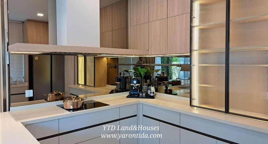 For sale 4 bedrooms house in Bang Phli, Samut Prakan