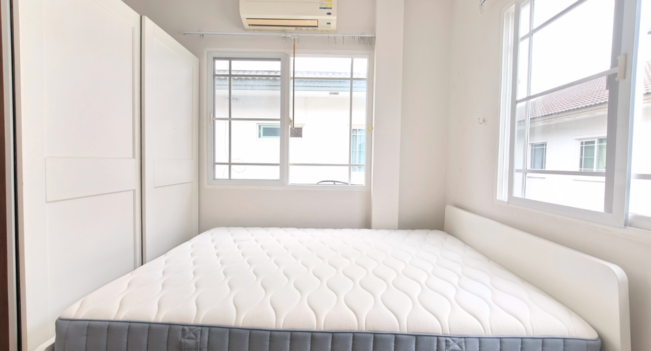 ให้เช่า 3 ห้องนอน บ้านเดี่ยว ใน บางกะปิ, กรุงเทพฯ