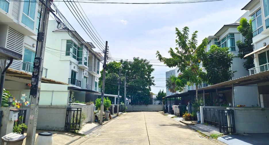 ขาย 3 ห้องนอน ทาวน์เฮ้าส์ ใน ประเวศ, กรุงเทพฯ