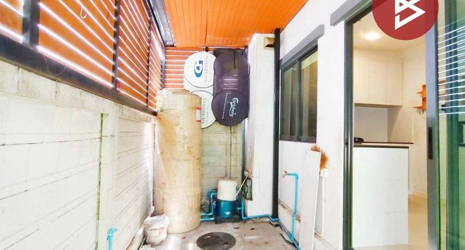Casa adosada en venta de 2 habitaciones en Bang Sao Thong, Samut Prakan