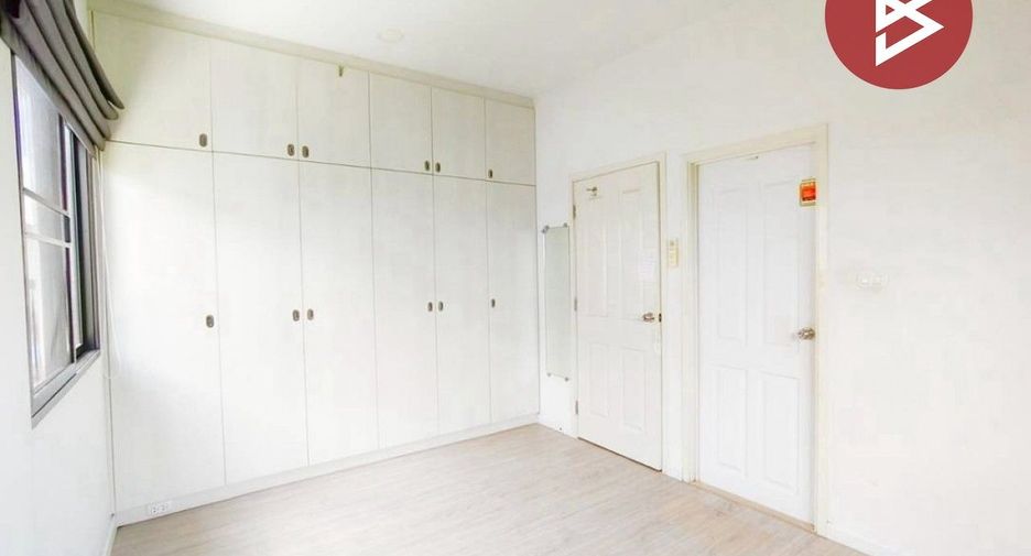 Casa adosada en venta de 2 habitaciones en Bang Sao Thong, Samut Prakan