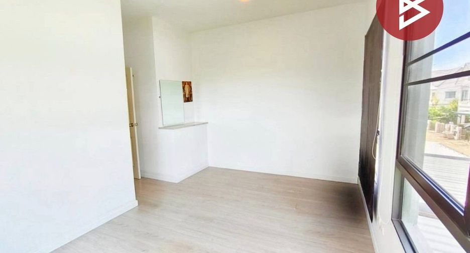 Casa adosada en venta de 2 habitaciones en Bang Sao Thong, Samut Prakan