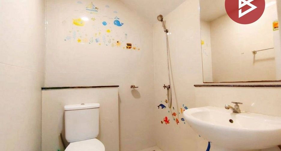 Casa adosada en venta de 2 habitaciones en Bang Sao Thong, Samut Prakan