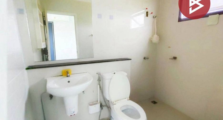 Casa adosada en venta de 2 habitaciones en Bang Sao Thong, Samut Prakan