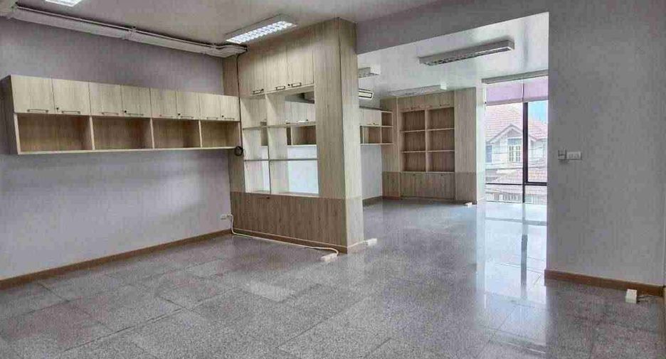 Büro zum Kauf in Pak Kret, Nonthaburi