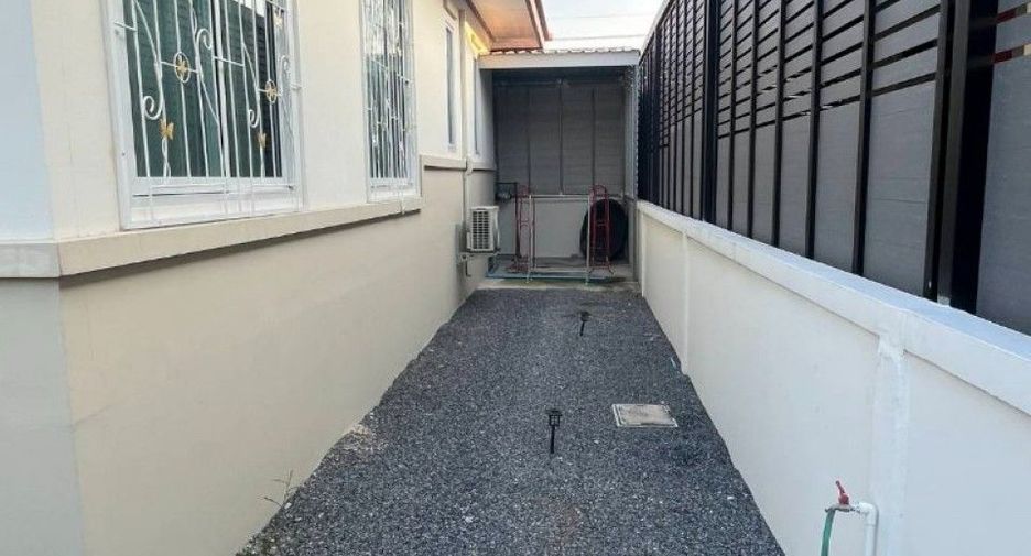 For sale 3 bedrooms house in Khlong Luang, Pathum Thani