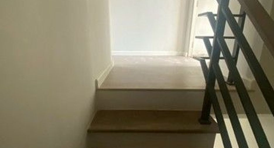 Casa adosada en venta de 3 habitaciones en Phra Samut Chedi, Samut Prakan