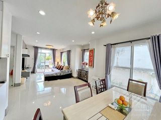 Casa en venta de 4 habitaciones en Khlong Sam Wa, Bangkok