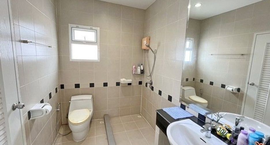 Casa en venta de 4 habitaciones en Khlong Sam Wa, Bangkok