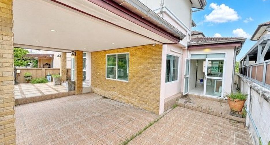 Casa en venta de 4 habitaciones en Khlong Sam Wa, Bangkok