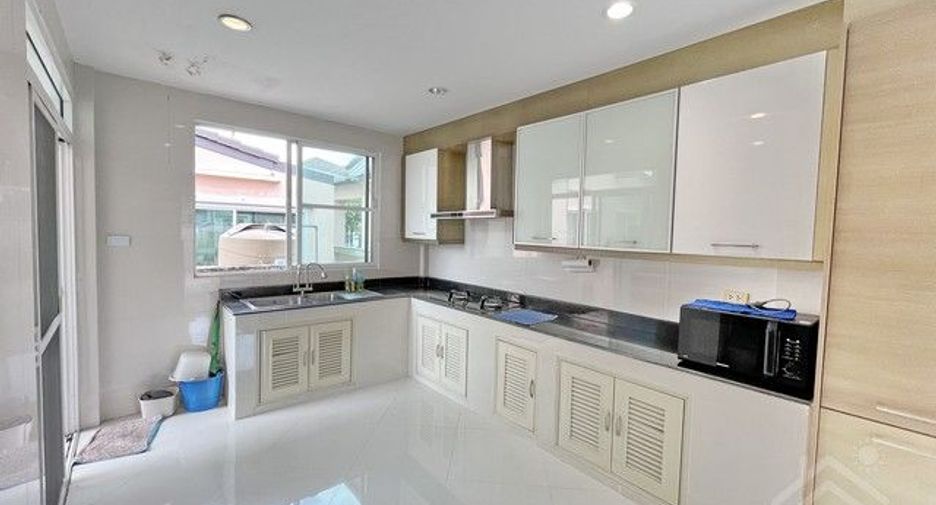 Casa en venta de 4 habitaciones en Khlong Sam Wa, Bangkok