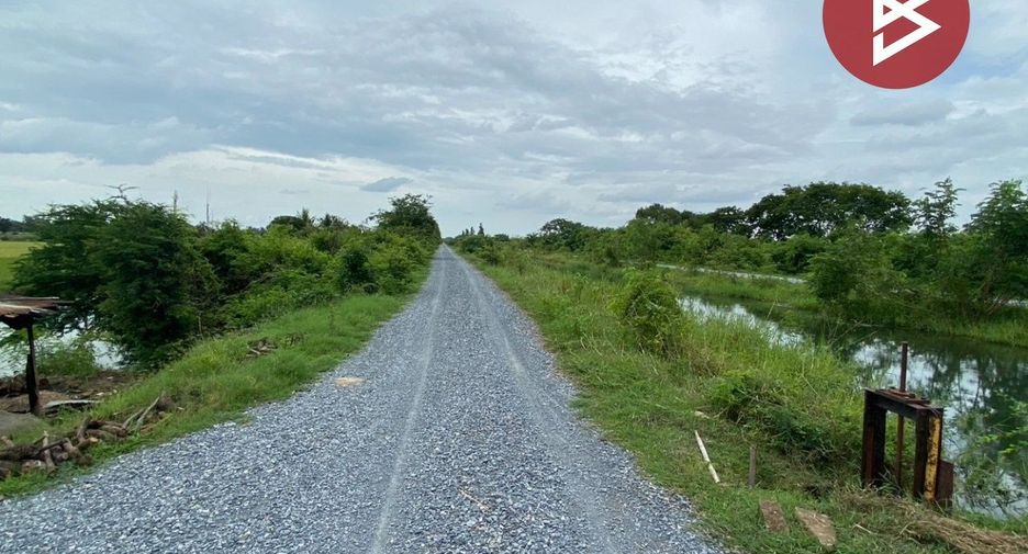 For sale land in Song Phi Nong, Suphan Buri