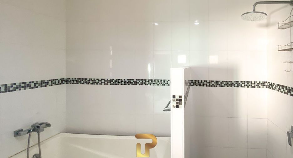 For sale 3 bedrooms villa in Bang Lamung, Chonburi
