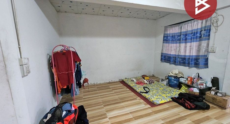 À vendre 2 chambres maison à Ban Bueng, Chonburi