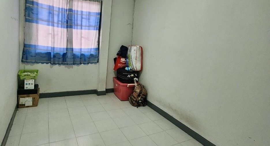 À vendre 2 chambres maison à Ban Bueng, Chonburi