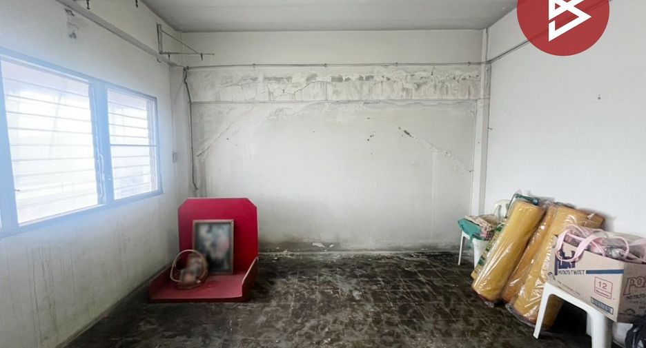 For sale 3 bedrooms retail Space in Phasi Charoen, Bangkok