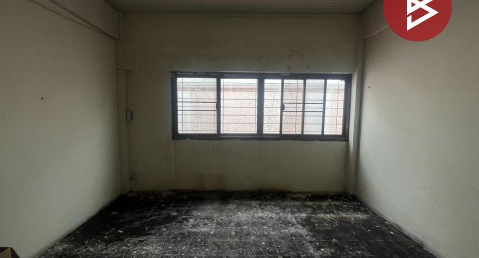 For sale 3 bedrooms retail Space in Phasi Charoen, Bangkok