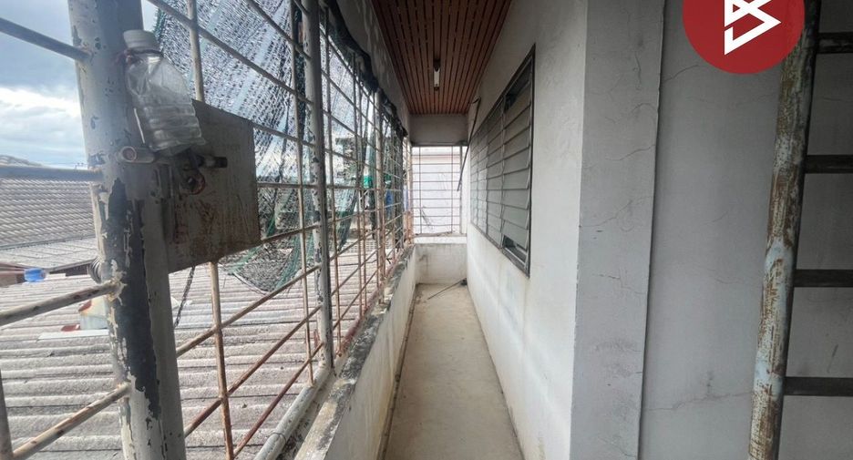 For sale 3 bedrooms retail Space in Phasi Charoen, Bangkok