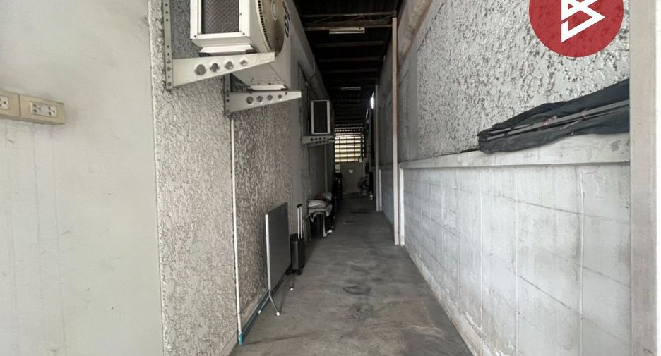 For sale 3 bedrooms retail Space in Phasi Charoen, Bangkok