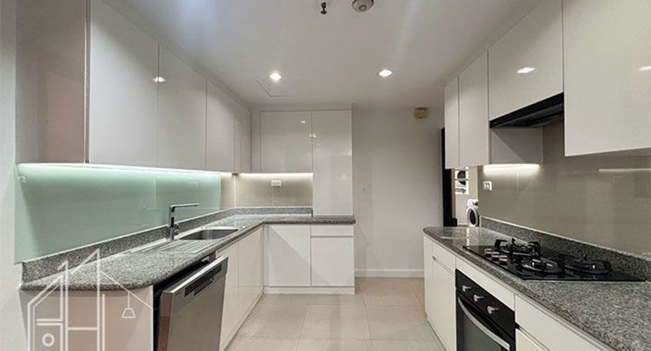 For rent 3 bedrooms condo in Khlong Toei, Bangkok