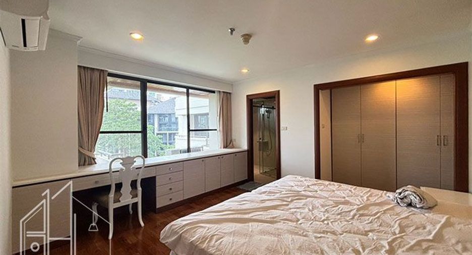 For rent 3 bedrooms condo in Khlong Toei, Bangkok
