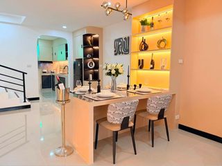 Casa adosada en venta de 3 habitaciones en Bang Lamung, Chonburi