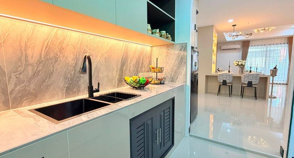 Casa adosada en venta de 3 habitaciones en Jomtien, Pattaya