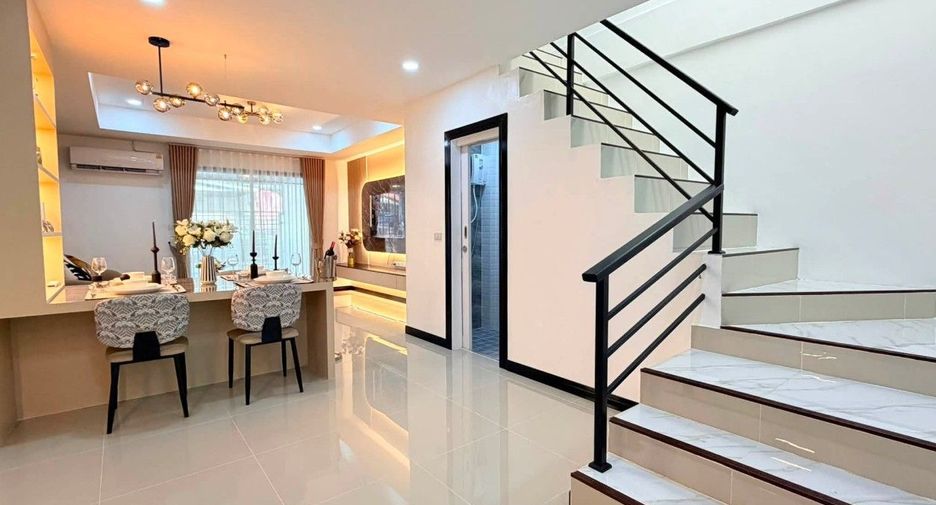 Casa adosada en venta de 3 habitaciones en Jomtien, Pattaya