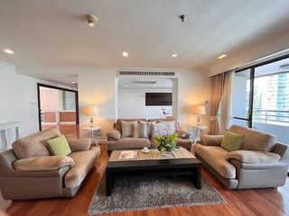 For rent 3 bedrooms apartment in Khlong Toei, Bangkok
