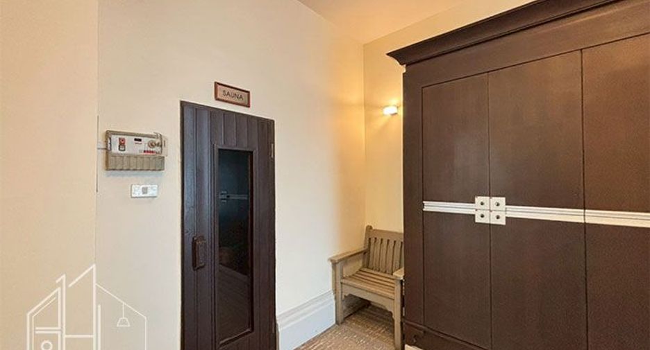 For rent 3 bedrooms apartment in Khlong Toei, Bangkok
