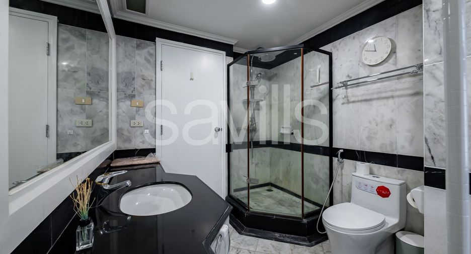 For rent 2 bedrooms condo in Sathon, Bangkok