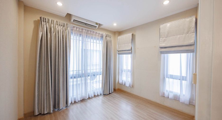 For rent 3 bedrooms house in Mueang Chiang Mai, Chiang Mai
