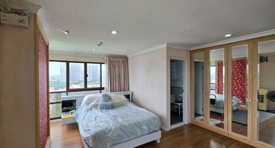 For sale 3 bedrooms condo in Yan Nawa, Bangkok
