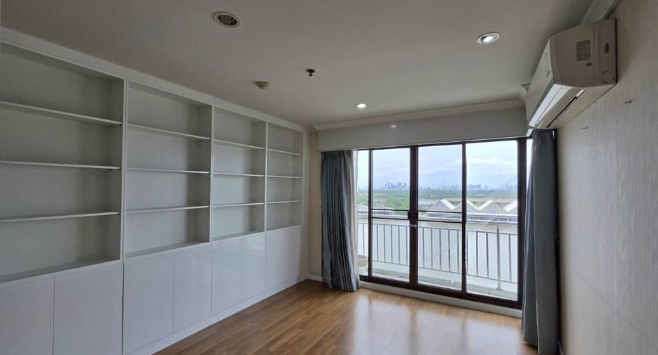 For sale 3 bedrooms condo in Yan Nawa, Bangkok