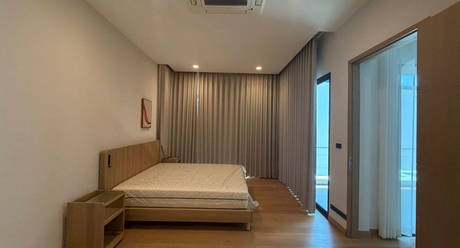 For rent 3 bedrooms villa in Wang Thonglang, Bangkok