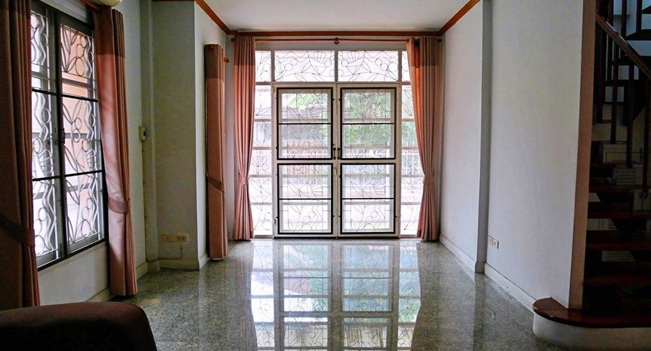 Casa en venta de 3 habitaciones en Sai Mai, Bangkok