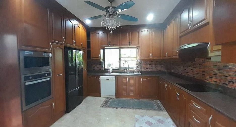 Villa zur Miete mit 4 Zimmer in Bang Lamung, Chonburi