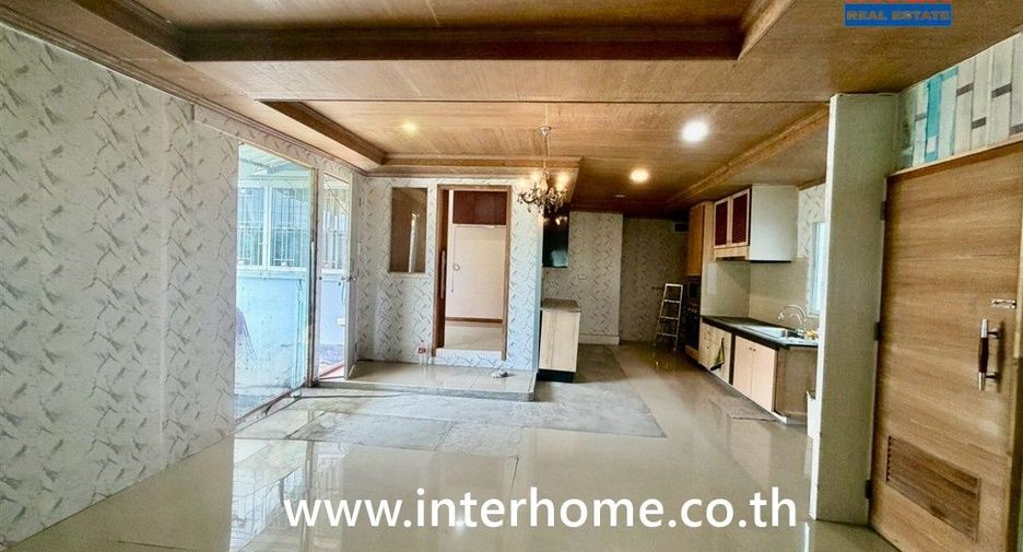 Casa en venta de 4 habitaciones en Nong Chok, Bangkok