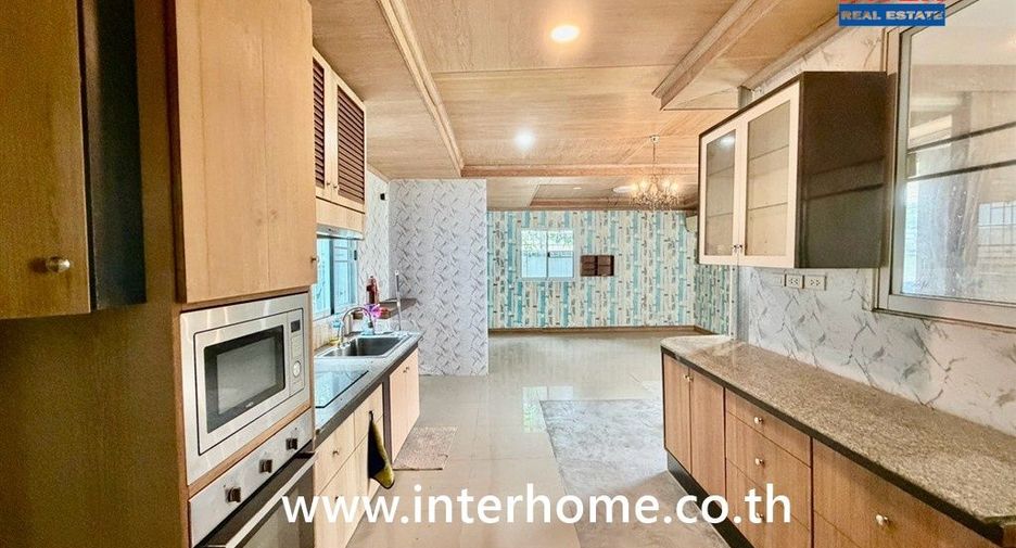 Casa en venta de 4 habitaciones en Nong Chok, Bangkok