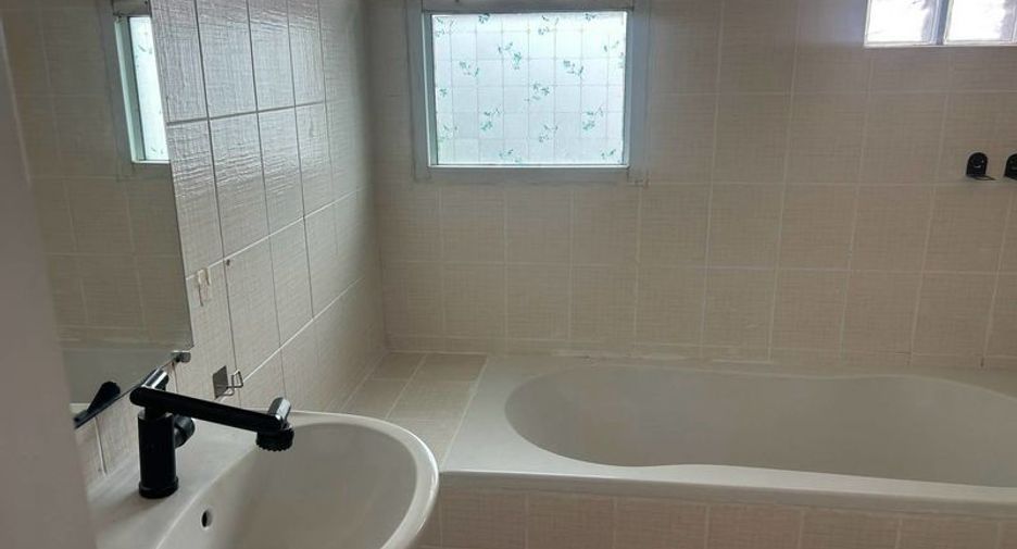For rent 3 bedrooms house in San Sai, Chiang Mai