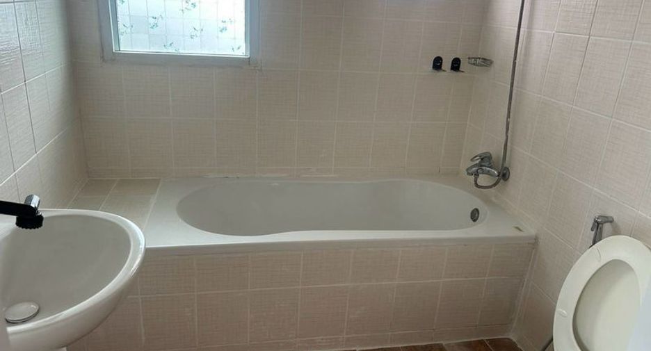 For rent 3 bedrooms house in San Sai, Chiang Mai