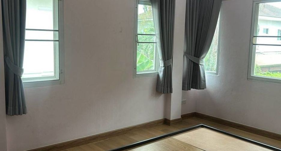 For rent 3 bedrooms house in San Sai, Chiang Mai